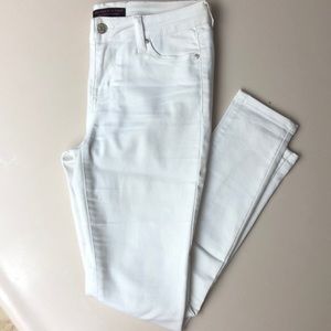 White skinny jeans